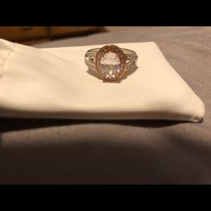 Women’s size 7 ring